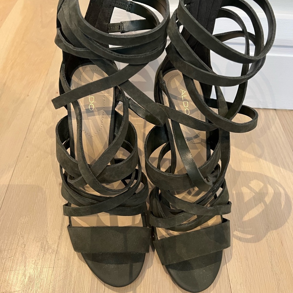 Selling brand new Aldo shoes